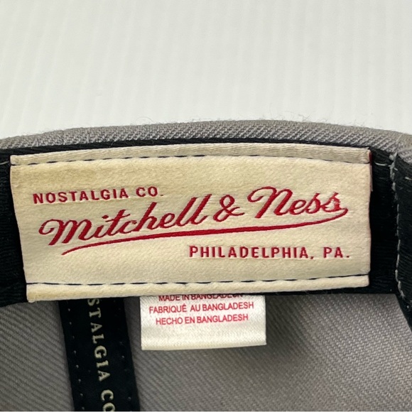 Mitchell & Ness Toronto Raptors NBA Licensed Snapback Grey/Black - Picture 7 of 8